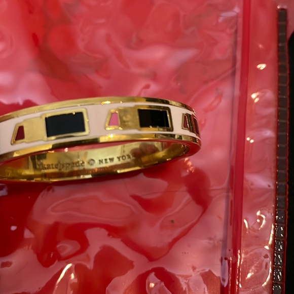 My lips are sealed Kate Spade bracelet